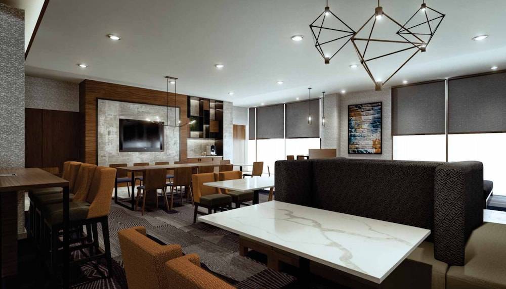 La Quinta Inn & Suites by Wyndham Louisville East 3/45