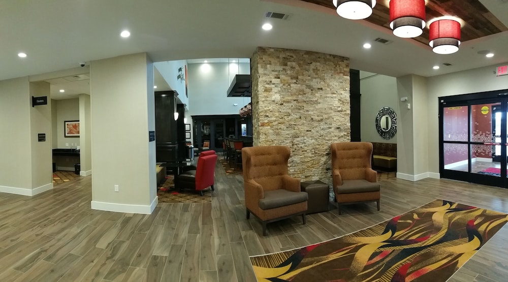 Hampton Inn Suites Houston Atascocita 32/38