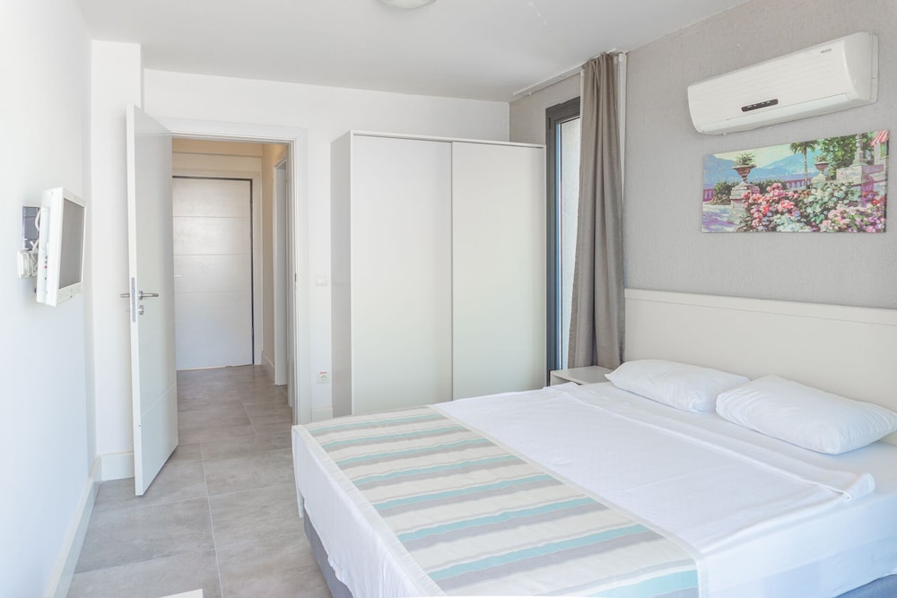 Bodrum Beach Resort 30/65