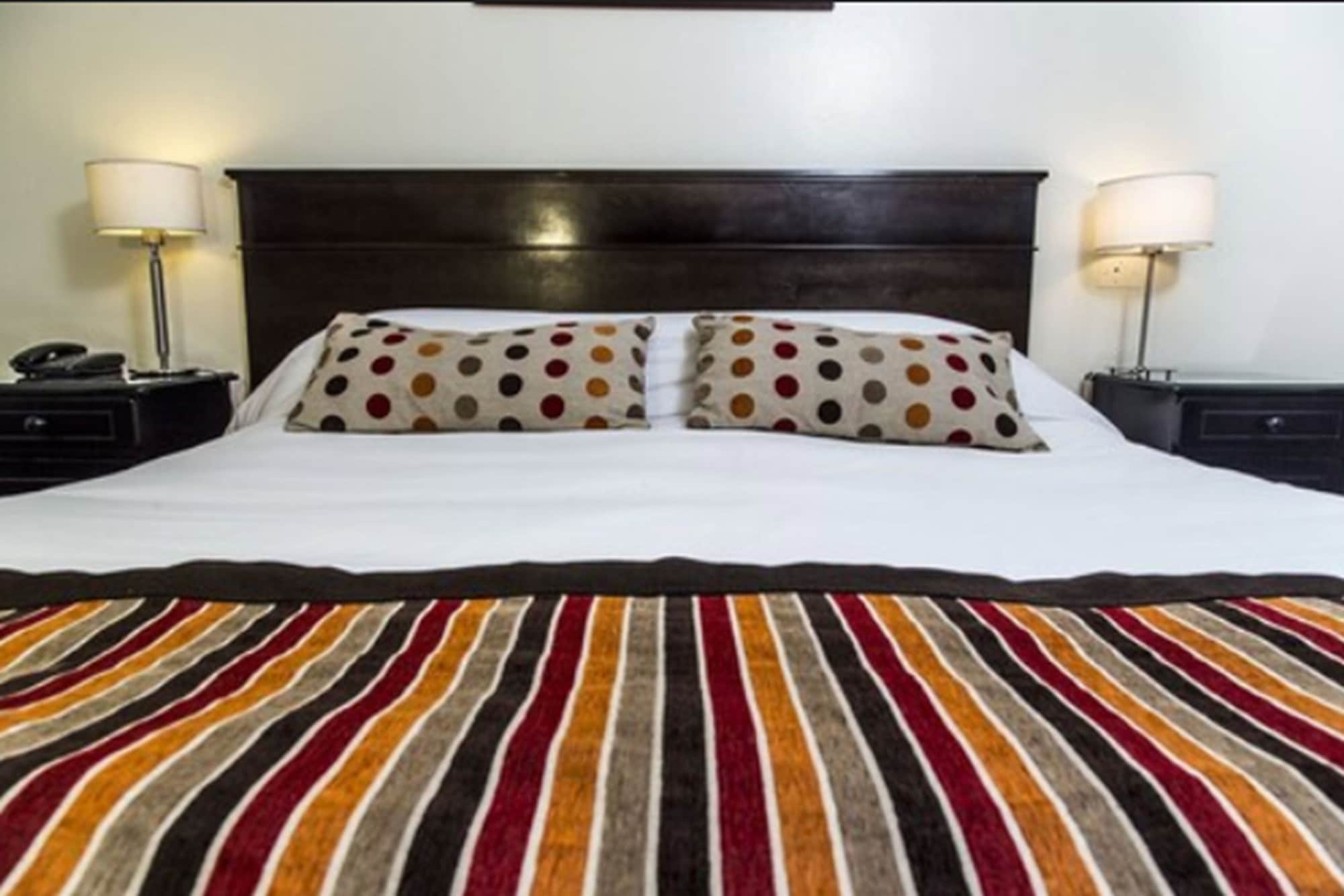 شقة عائلية بسرير كينج وسريرين منفصلين بغرفتي نوم، Mendoza Hotel 6/7