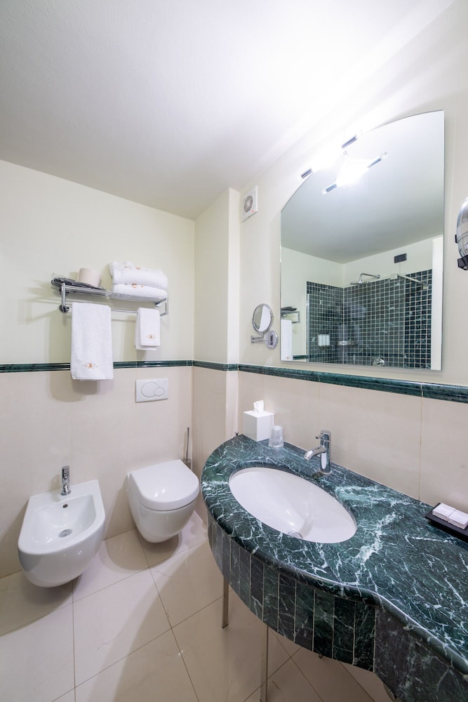 Hotel Castello Di Casiglio 76/79