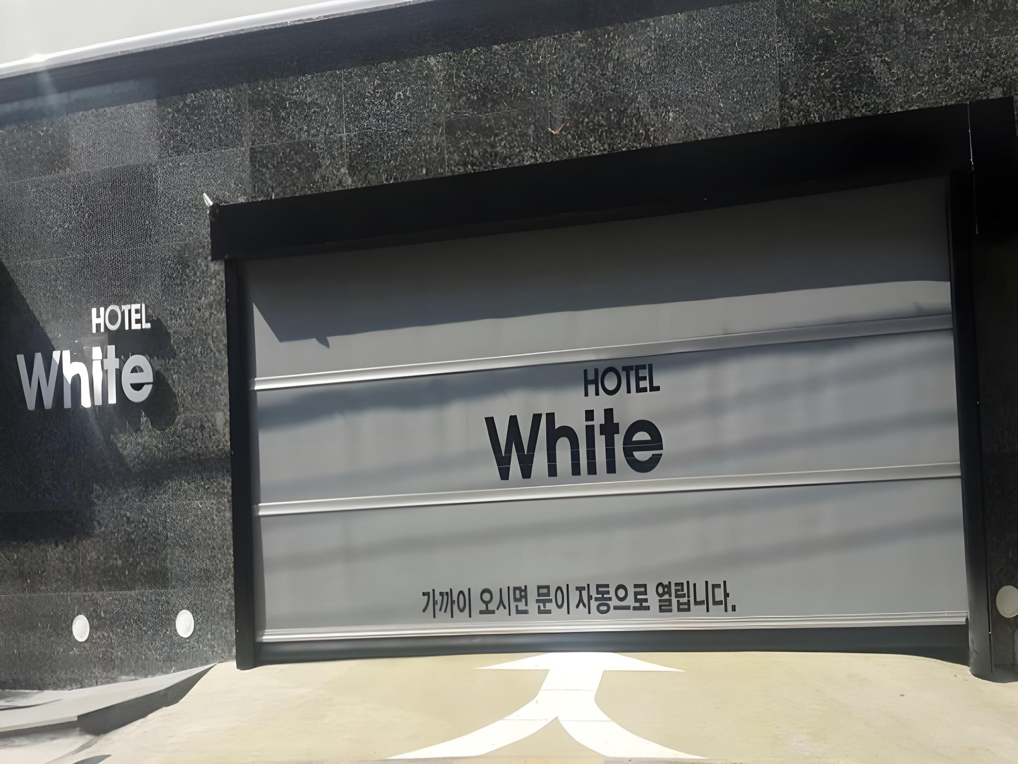 White Hotel 3/15