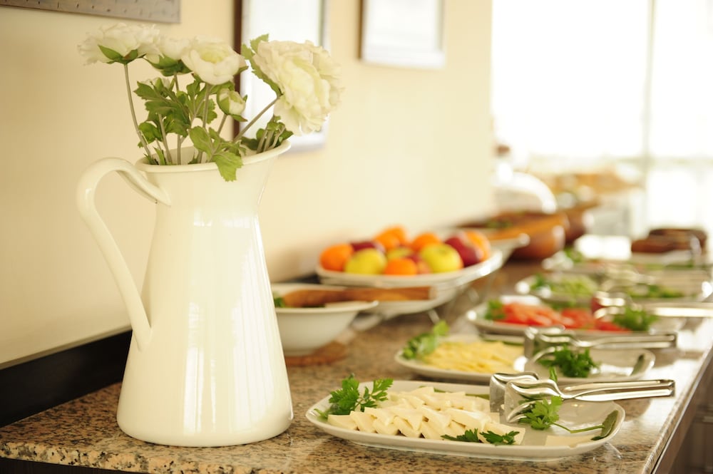 Üstün Otel Alsancak 30/48
