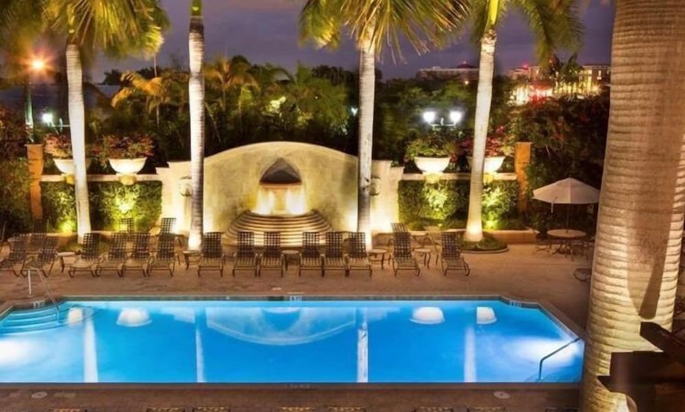 Bellasera Resort 37/74