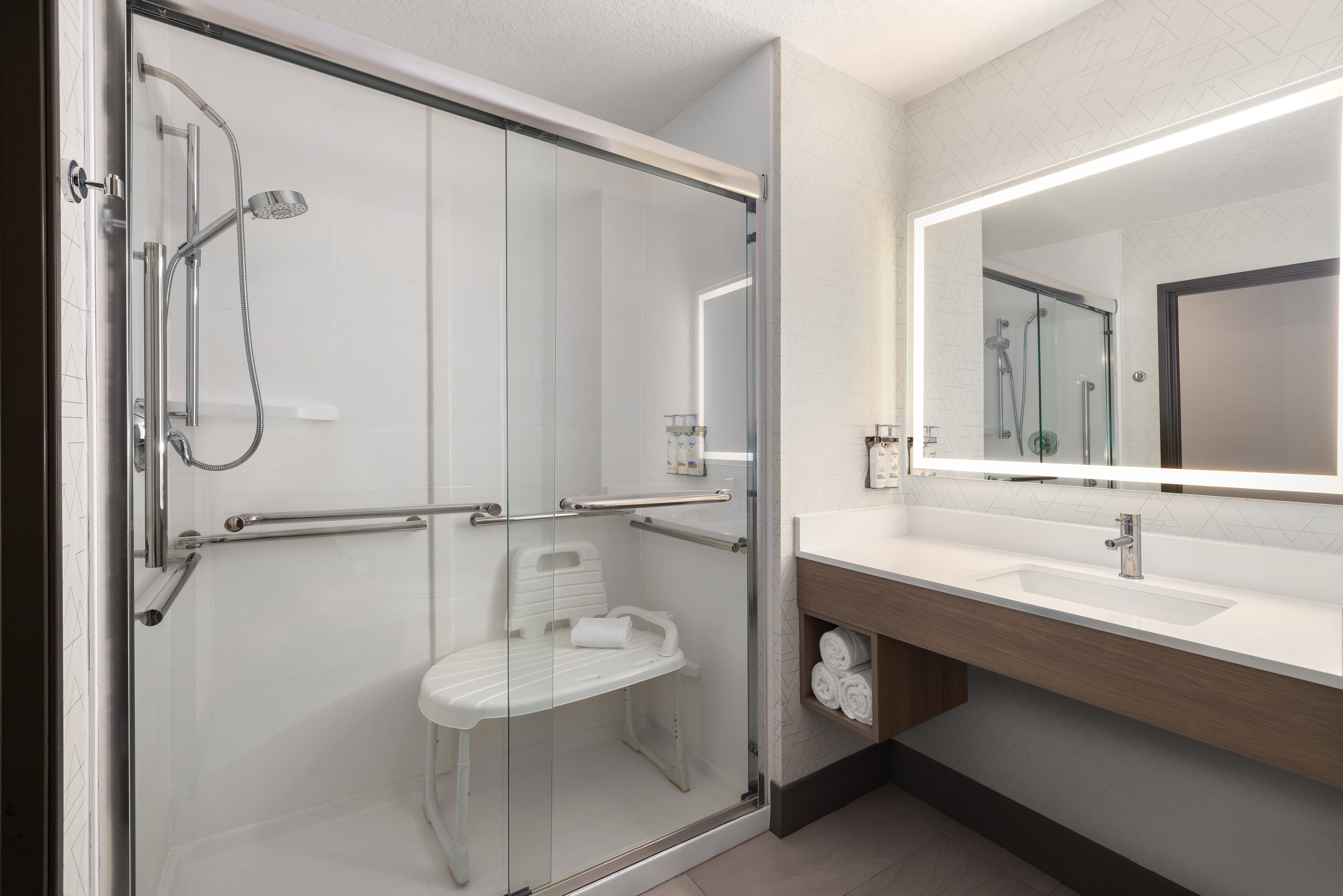 Holiday Inn Express Suites Buford Ne Lake Lanier Area 74/75