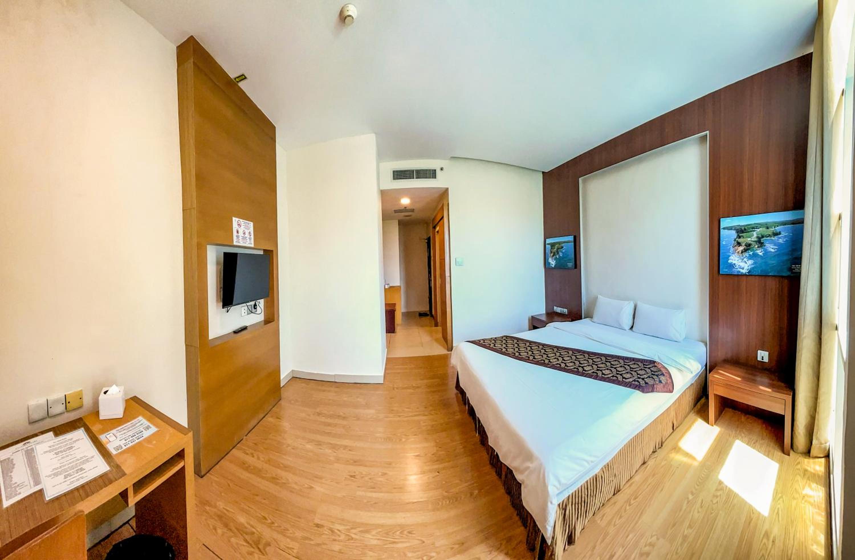 Premier, Courtyard Hotel At 1borneo 9/10