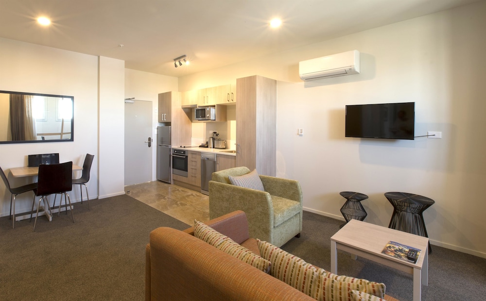 Ramada Suites by Wyndham Christchurch City 17/24