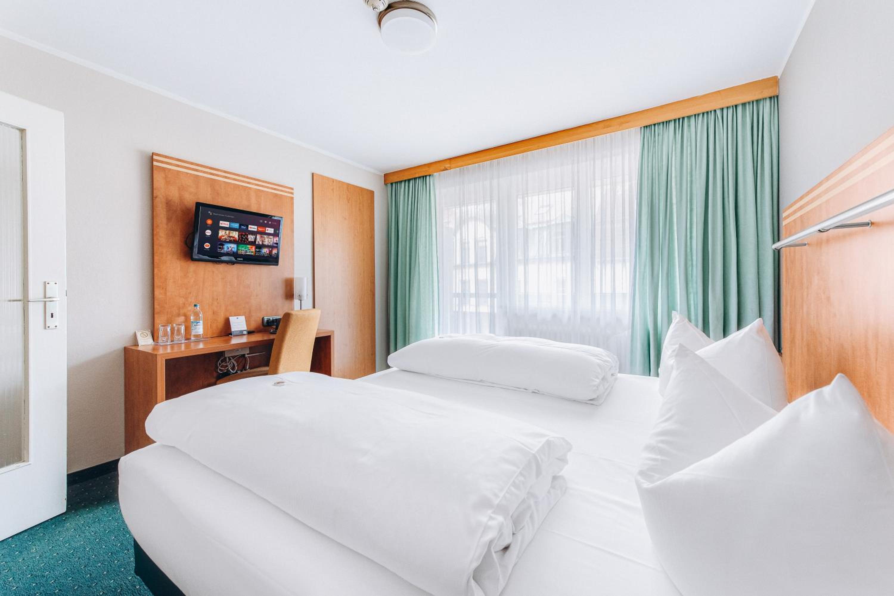 Standard, Double Bed