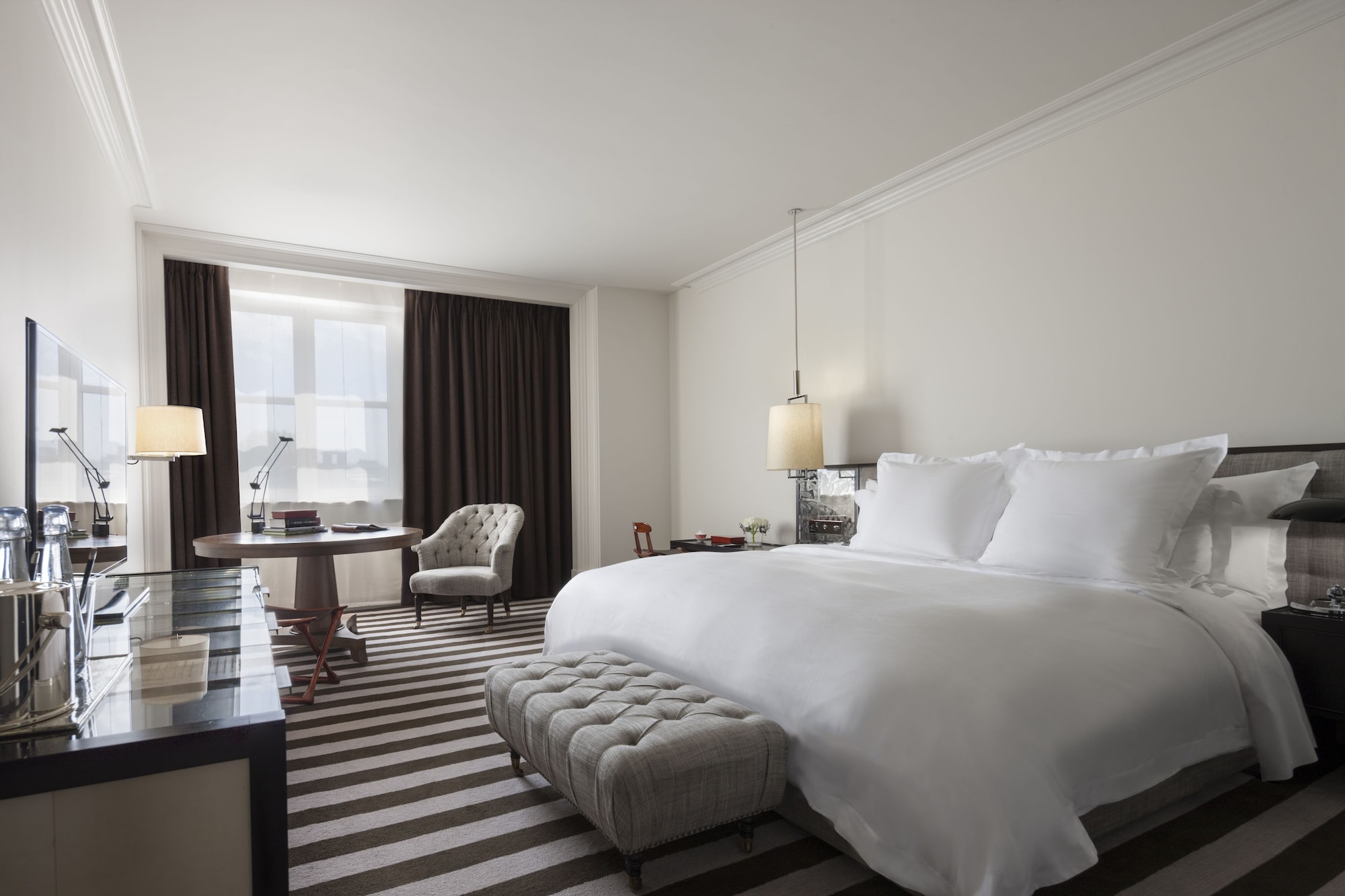 غرفة غراند بريميير بسرير كينج، Rosewood London 5/6