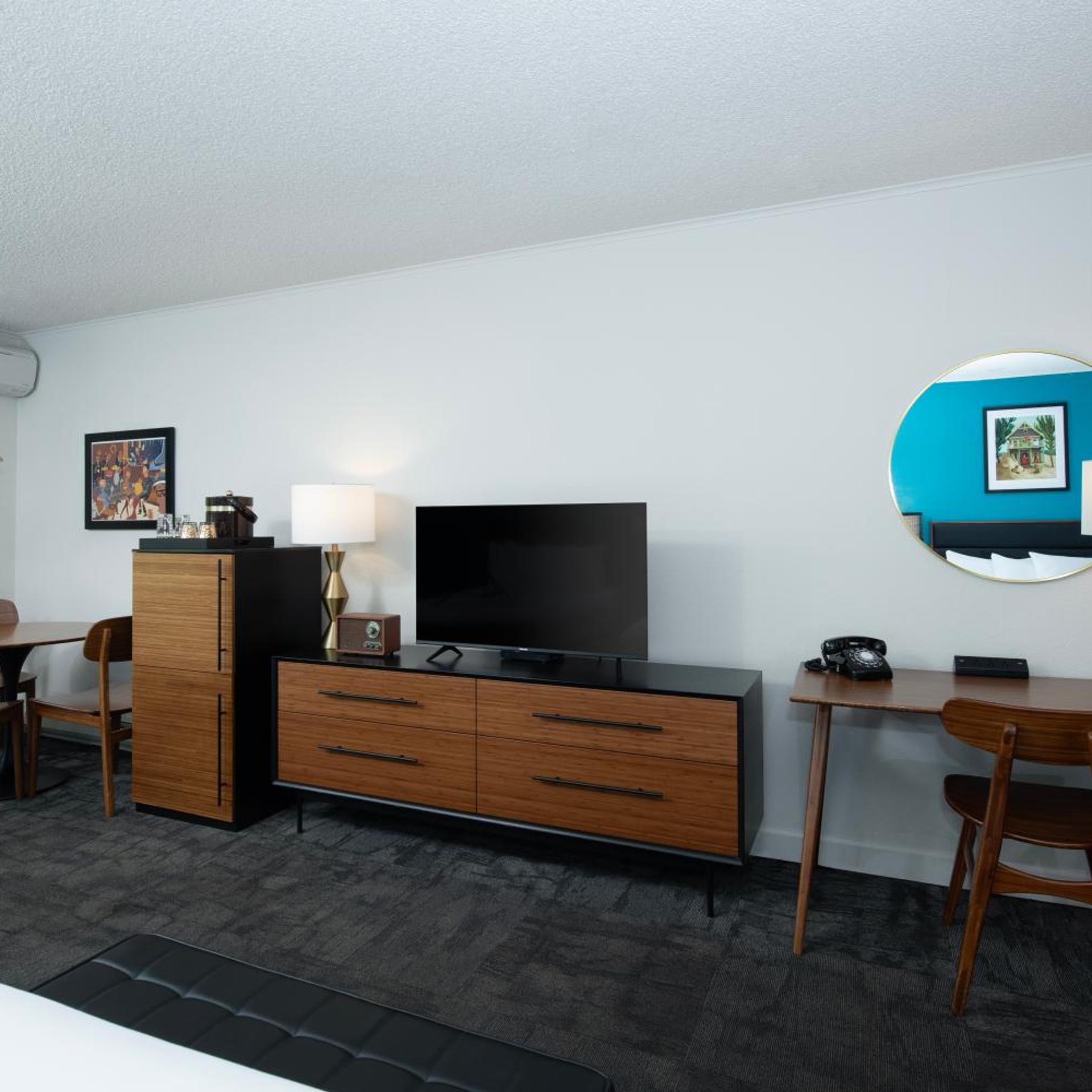 The Sapphire Motel 11/50