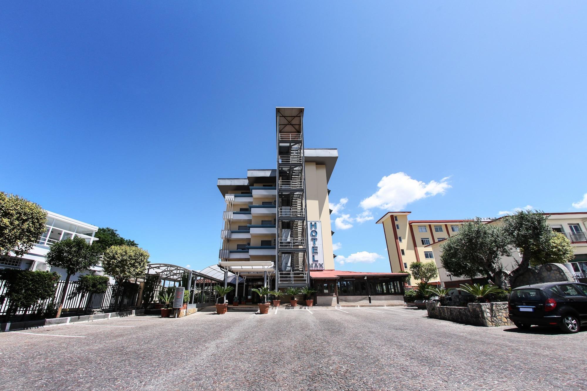 Hotel Max 43/50