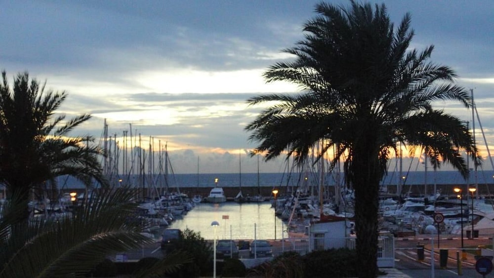 HOTEL PLAYA CANET 55/64
