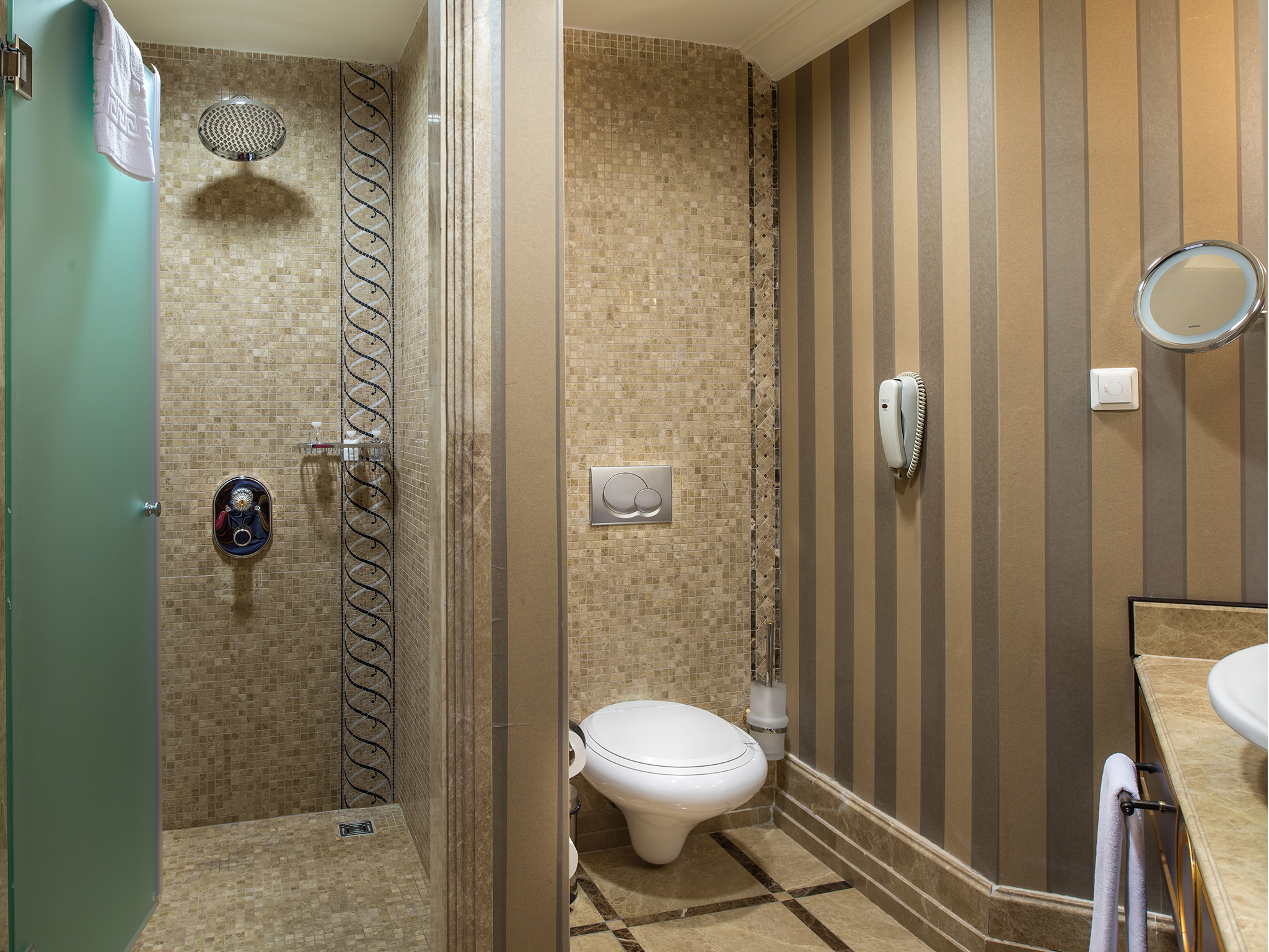 غرفة ديلوكس بسرير مزدوج بإطلالة على المدينة، Rixos Almaty Hotel 5/5