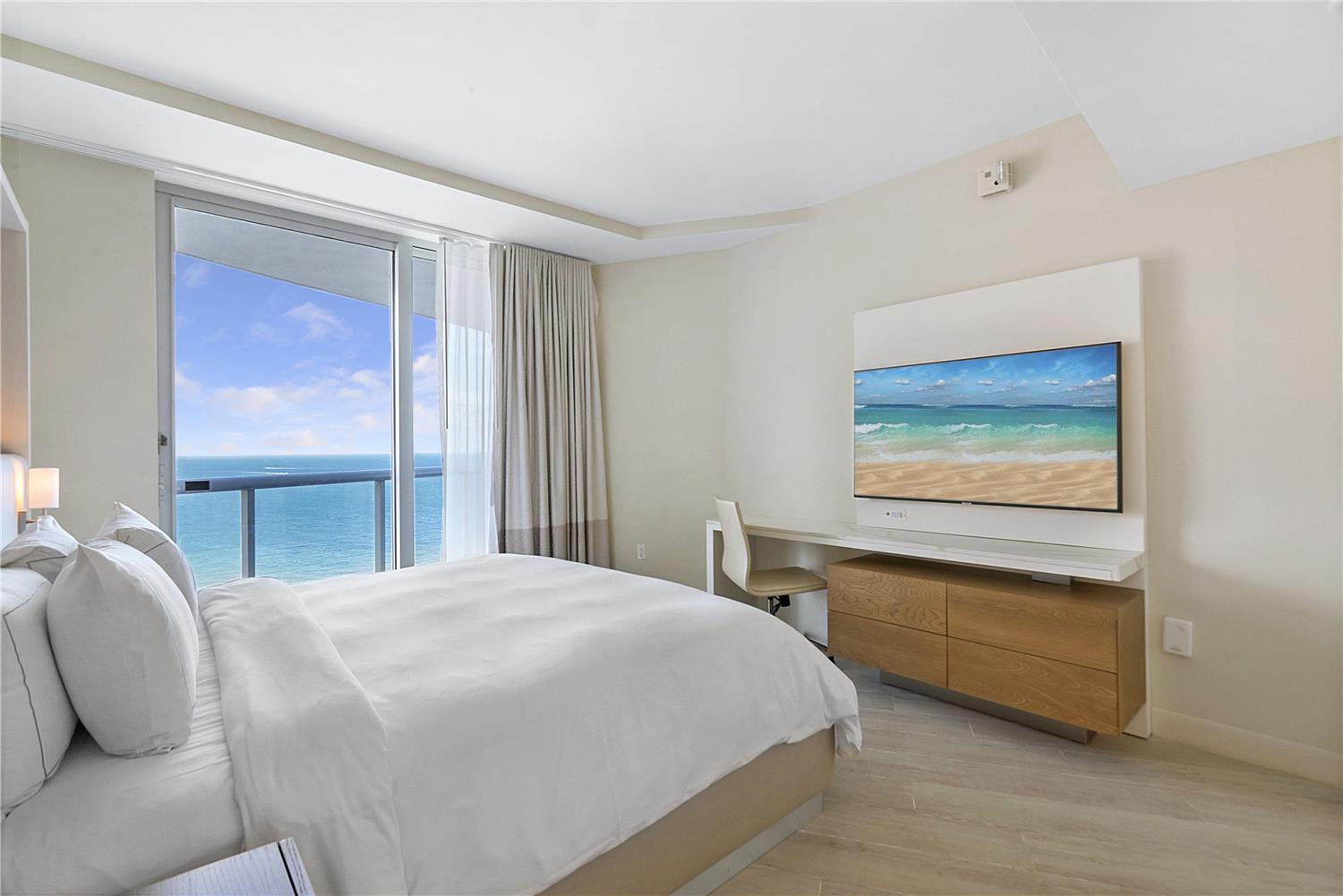 2 Bedrooms, Penthouse, King Bed, Ocean Front