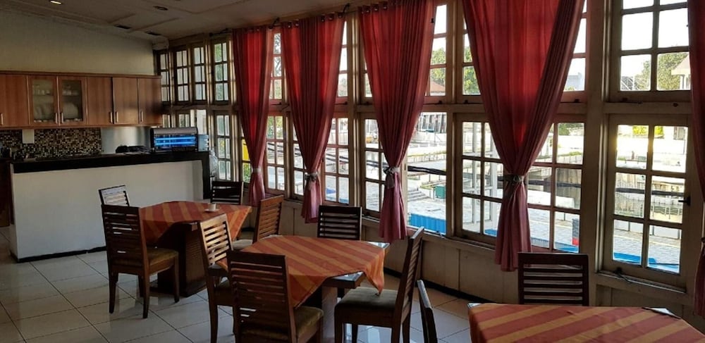 Hotel Dequr Jakarta Kota 24/32