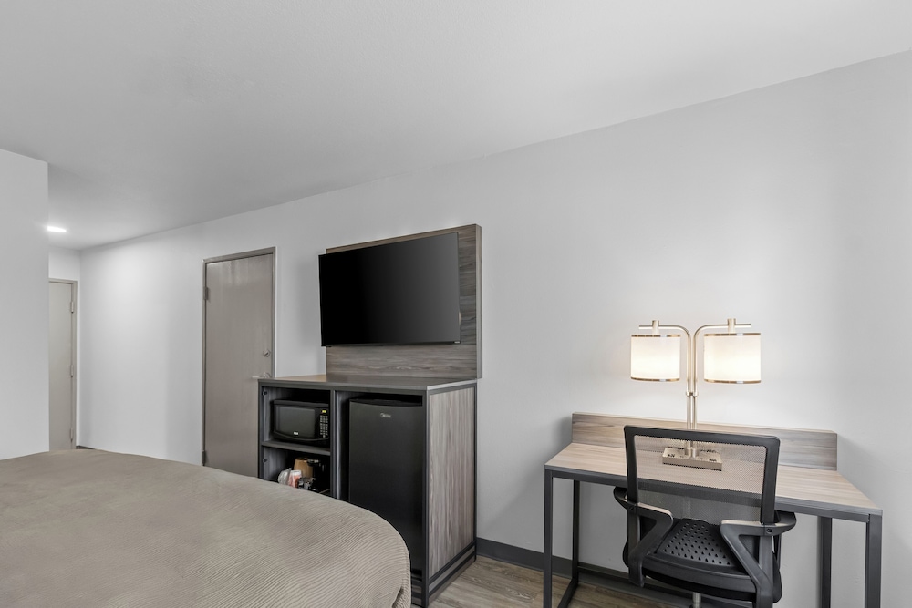 Quality Inn New Martinsville, WV 53/65