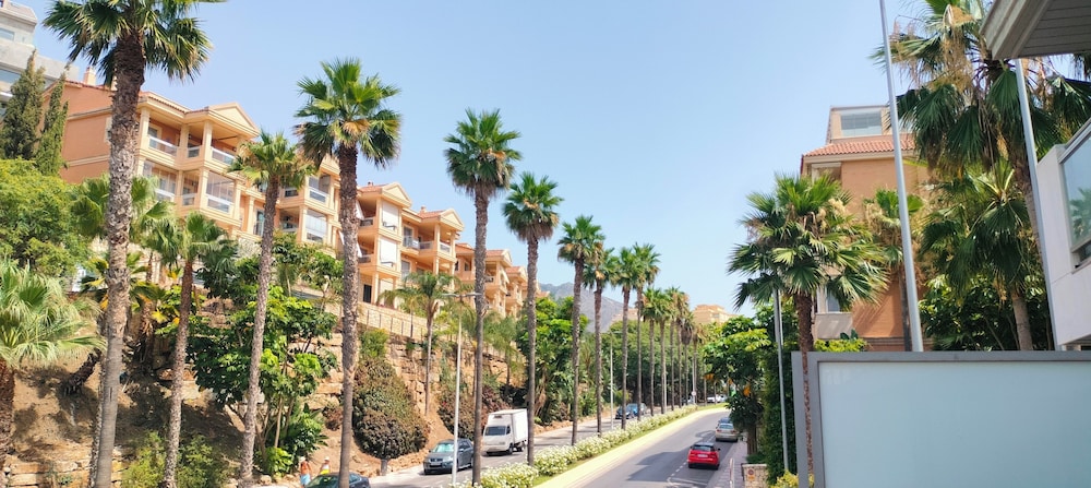 ArtPlatinum Suites and Apartments 22/33