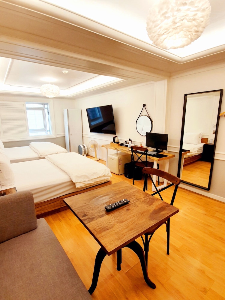 Uneed Hotel 55/60