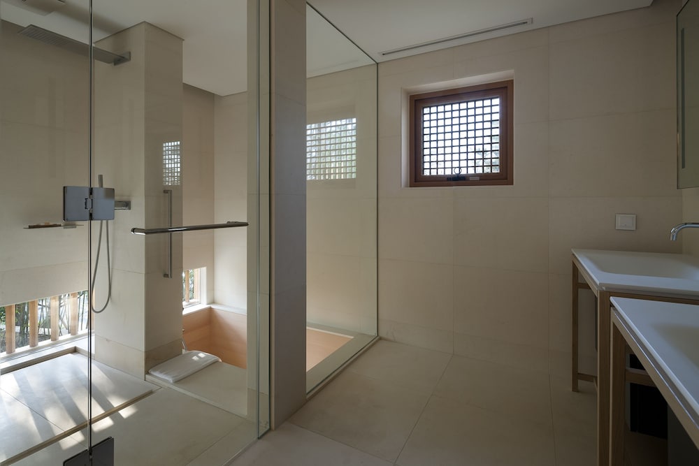 Seamarq Hotel 21/70