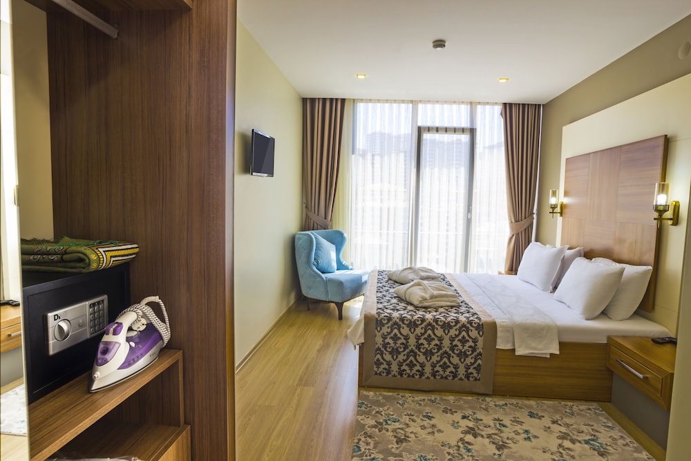 ALESHA SUITE HOTEL 12/39