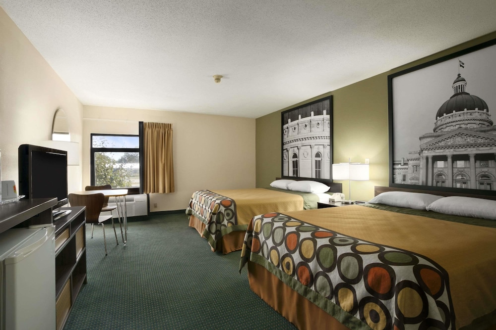 Super 8 by Wyndham Columbia City 13/19