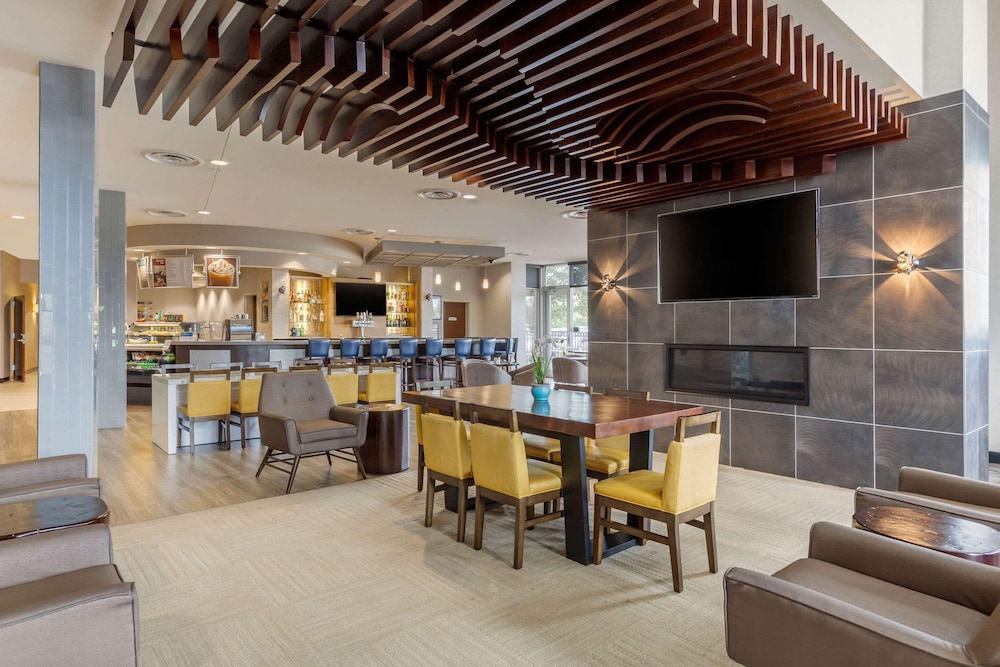 Cambria Hotel Denver International Airport 52/63