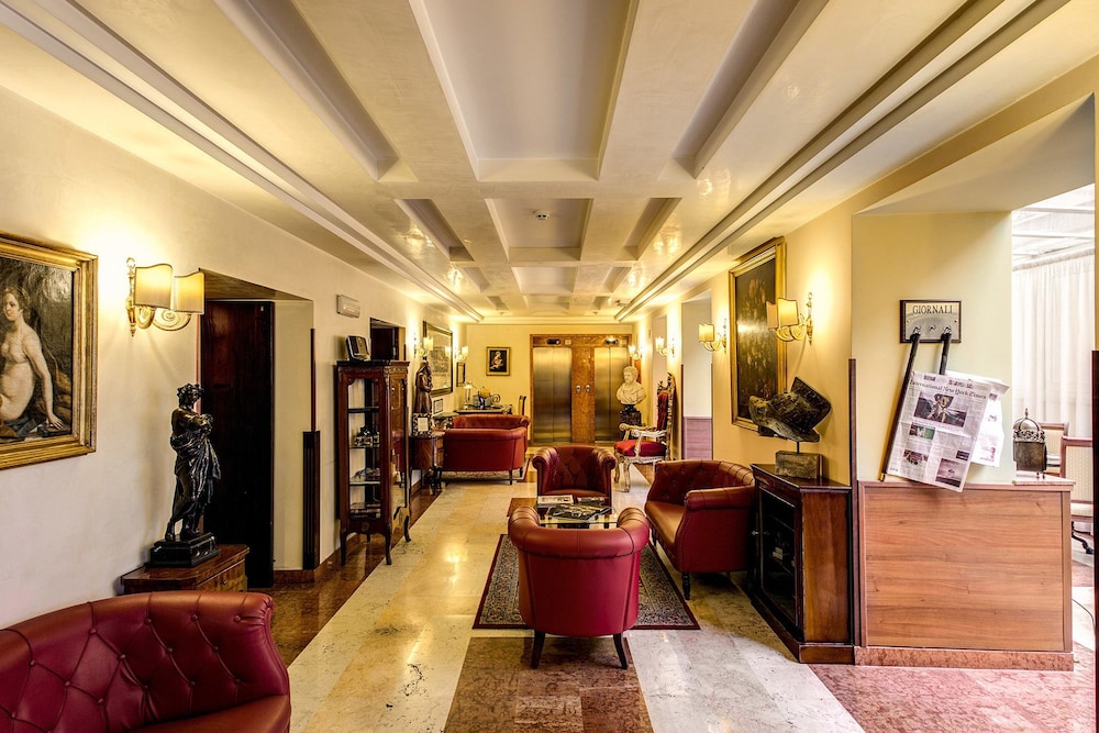 Aurelius Art Gallery Hotel 38/54