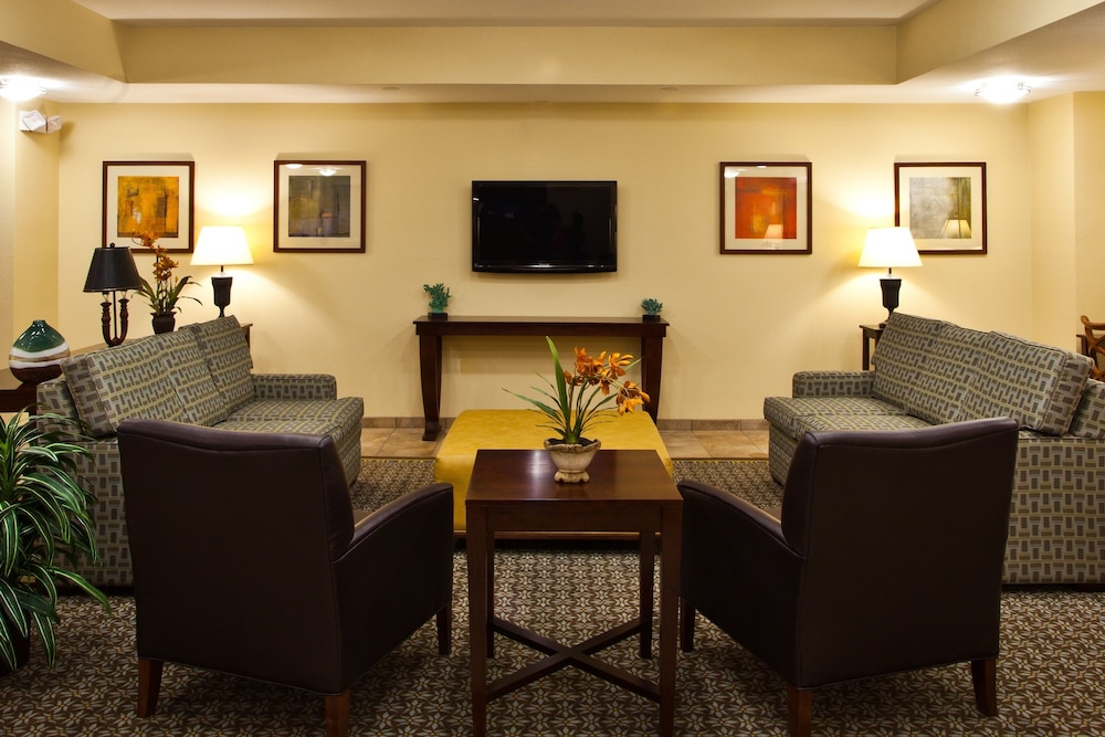 Candlewood Suites Tallahassee 25/44