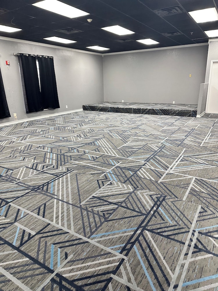 Studio6 Claremore, OK 34/45
