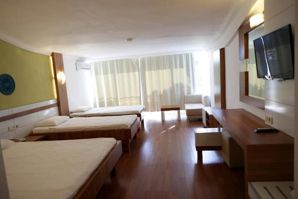 MAYA GOLF HOTEL 18/50