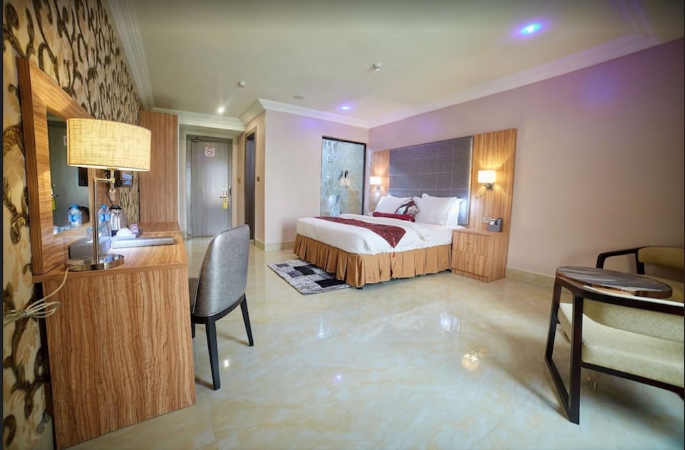 Corinthia Villa Hotel 13/30
