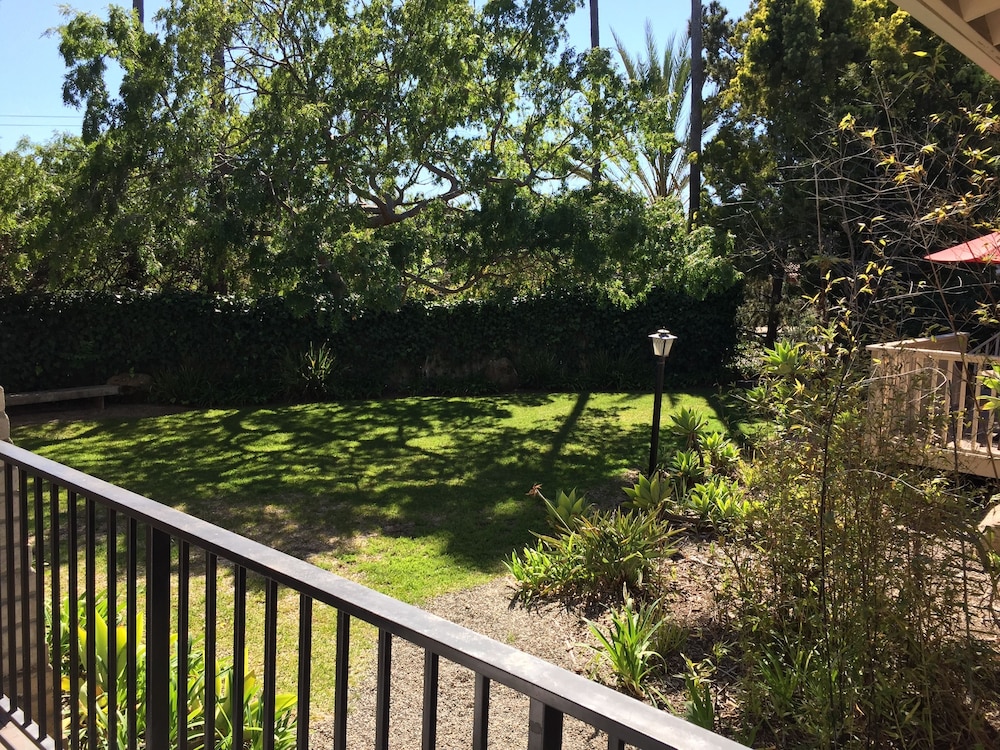 Ramada By Wyndham Santa Barbara 7/42