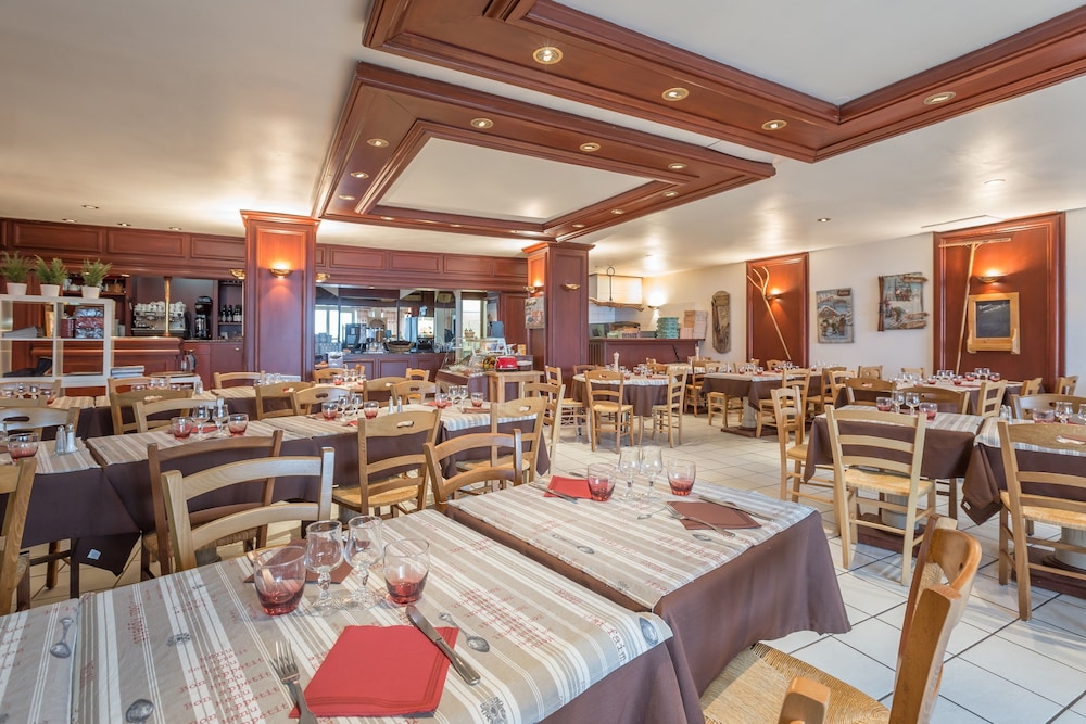restaurant cafeteria