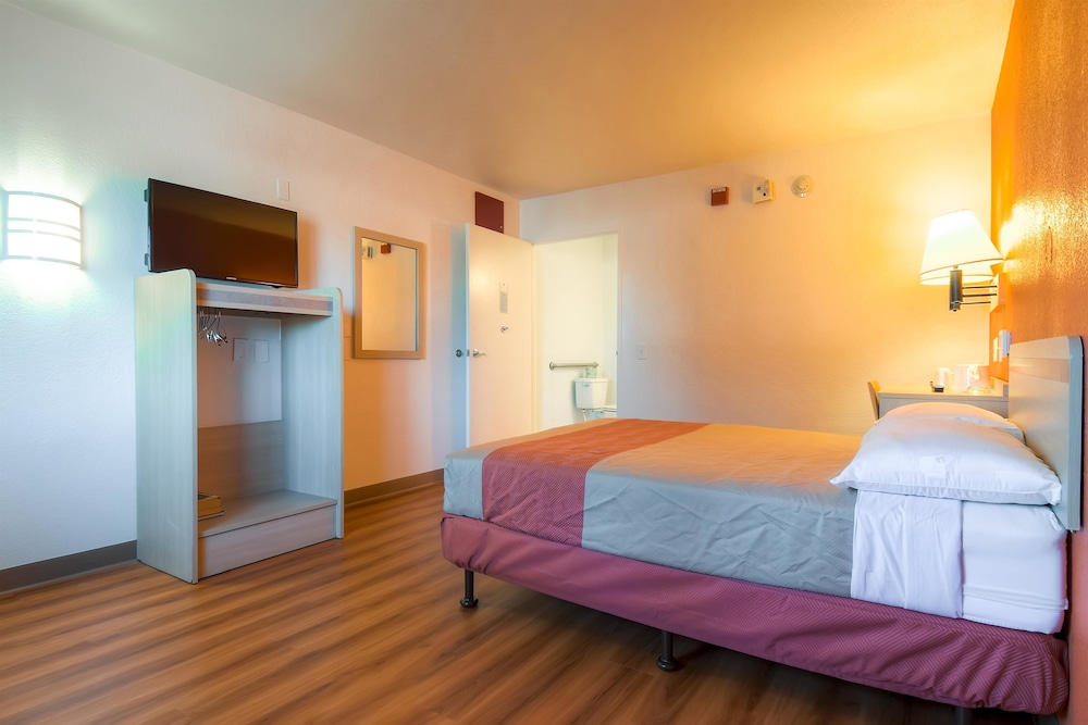 Motel6 Rancho Mirage CA Palm Springs 30/53