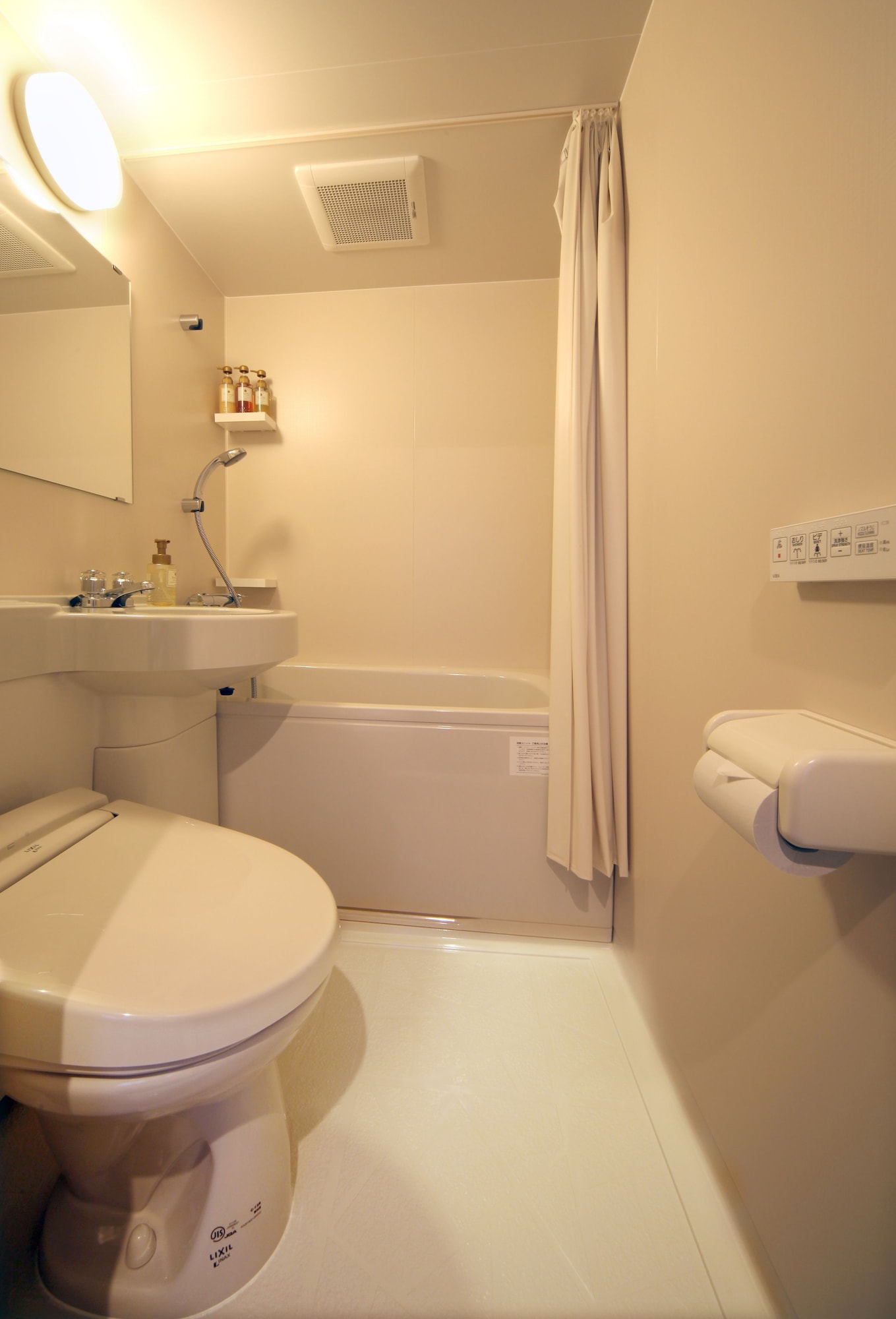 ROOM, DOUBLE BED, UNIT BATH
