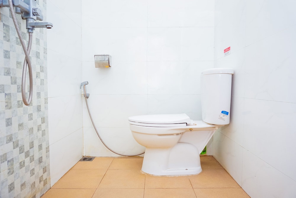 Hotel O Jalan Jenderal Sudirman Near Imam Bonjol Square Formerly Nelvi Guest House 49/50