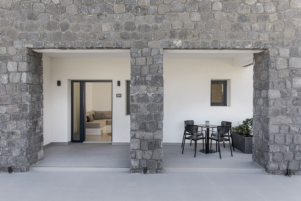 Onyx Hotel & Suites 3/60