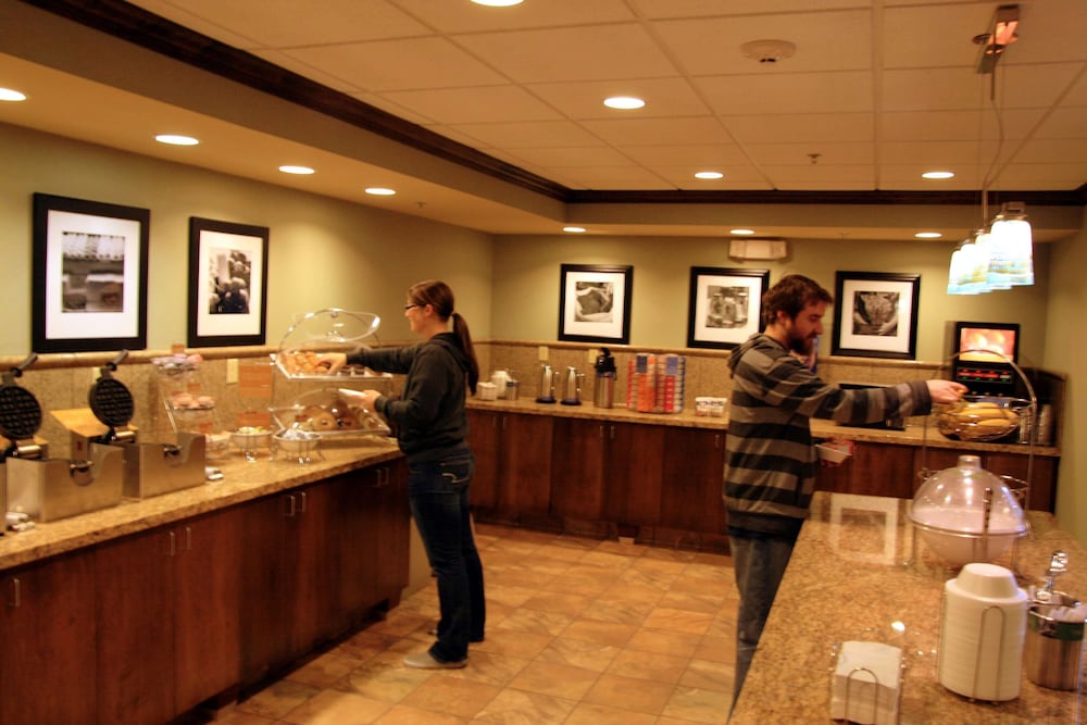 Hampton Inn & Suites Lincoln - North East I-80 53/71