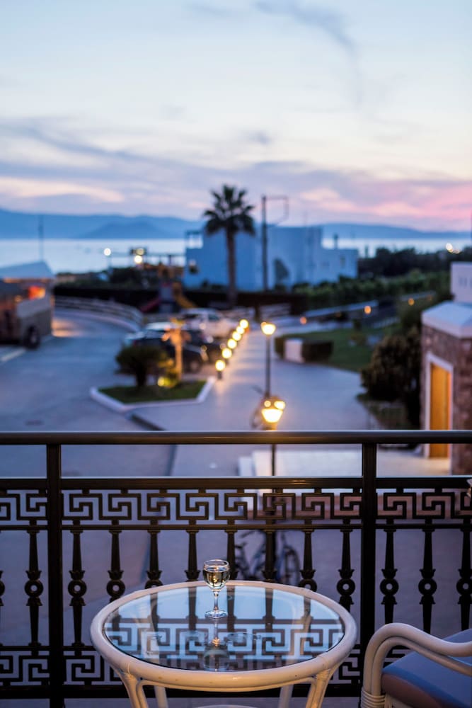 Plaza Beach Hotel 35/50