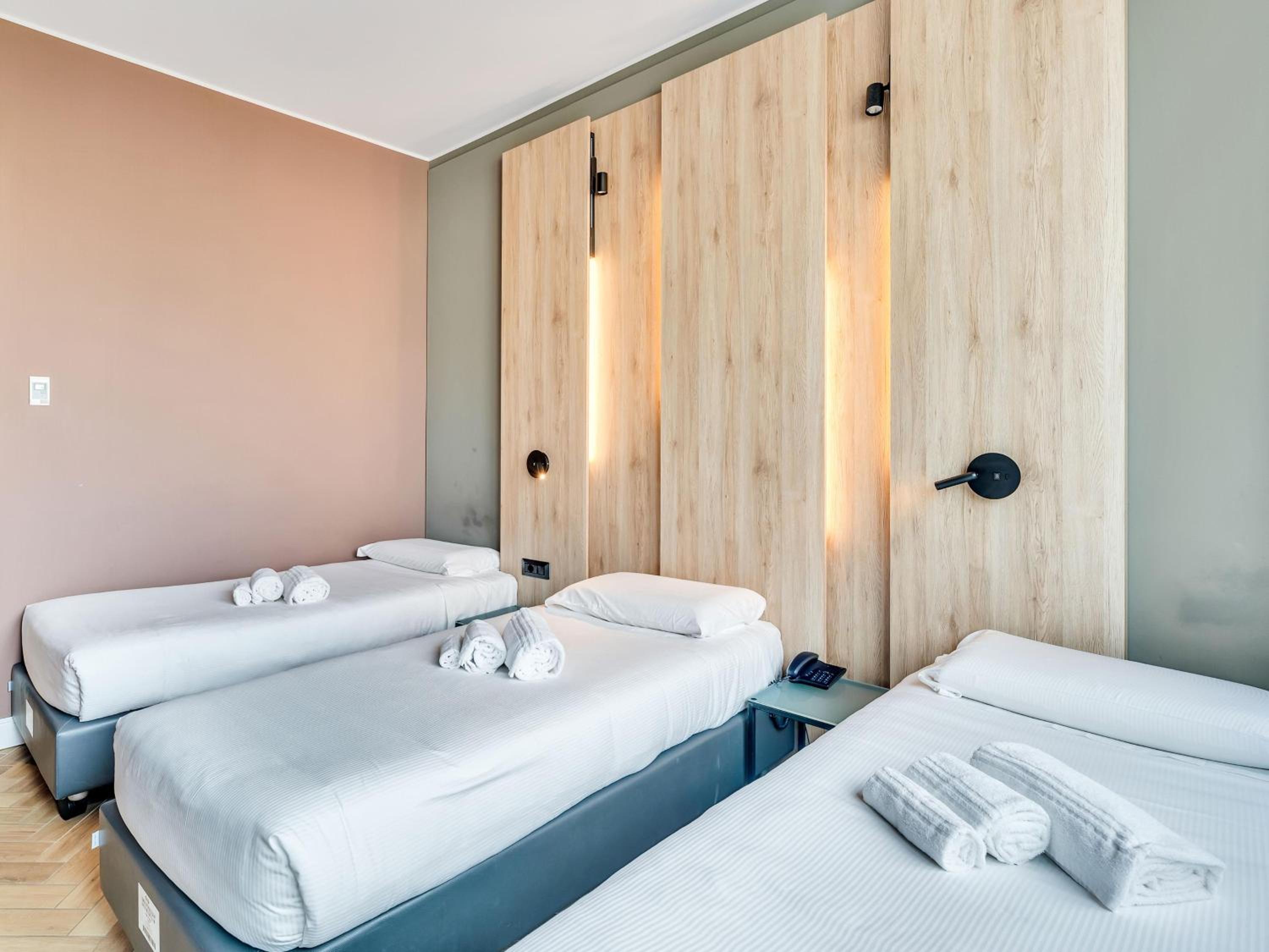 غرفة قياسية ثلاثية بسرير فردي، B&B Hotel Milano Aosta 4/8
