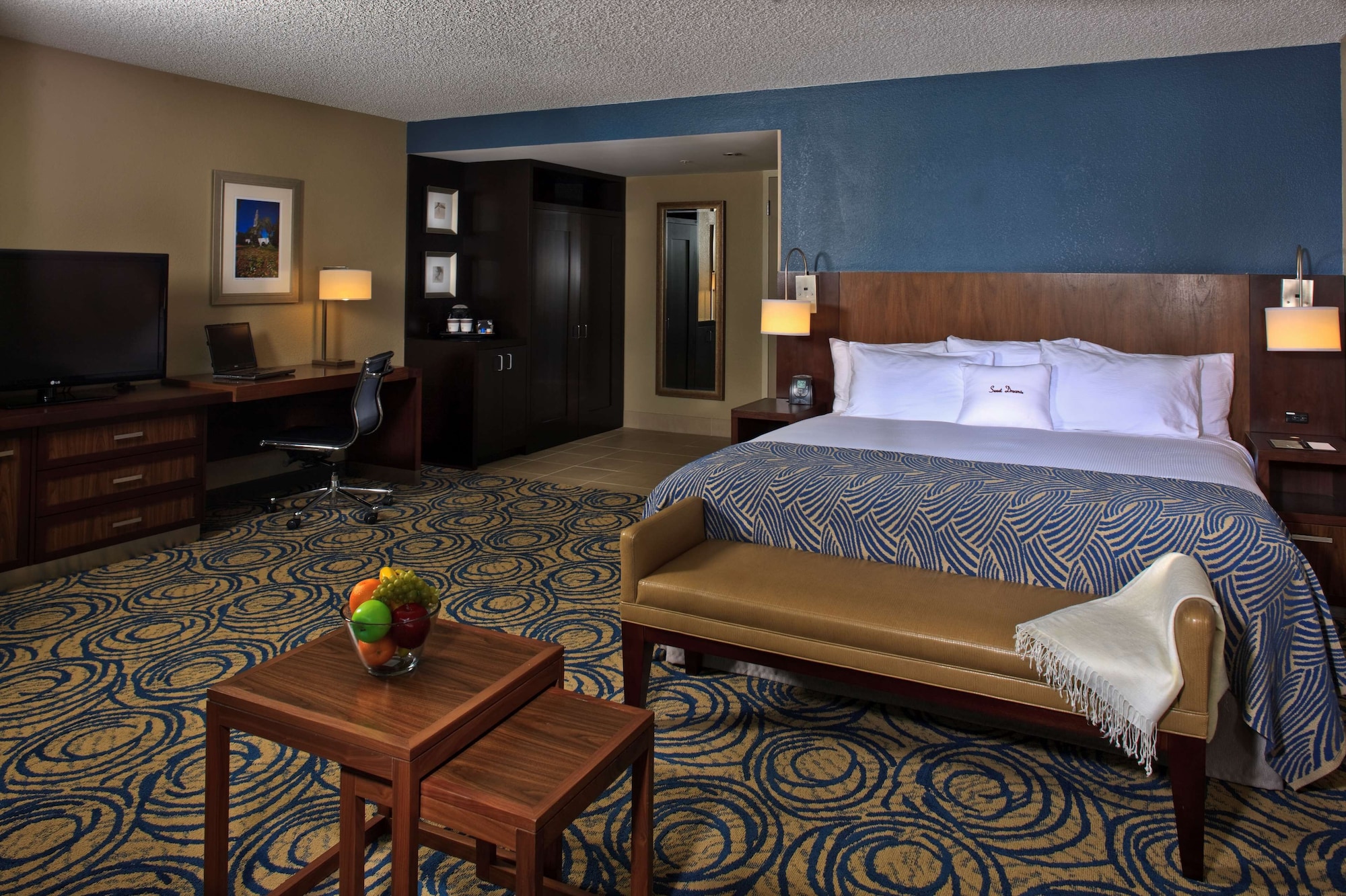 JUNIOR SUITE, KING BED