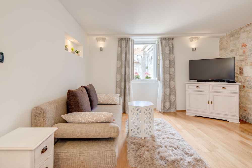 Aurum Templi Suites 42/58