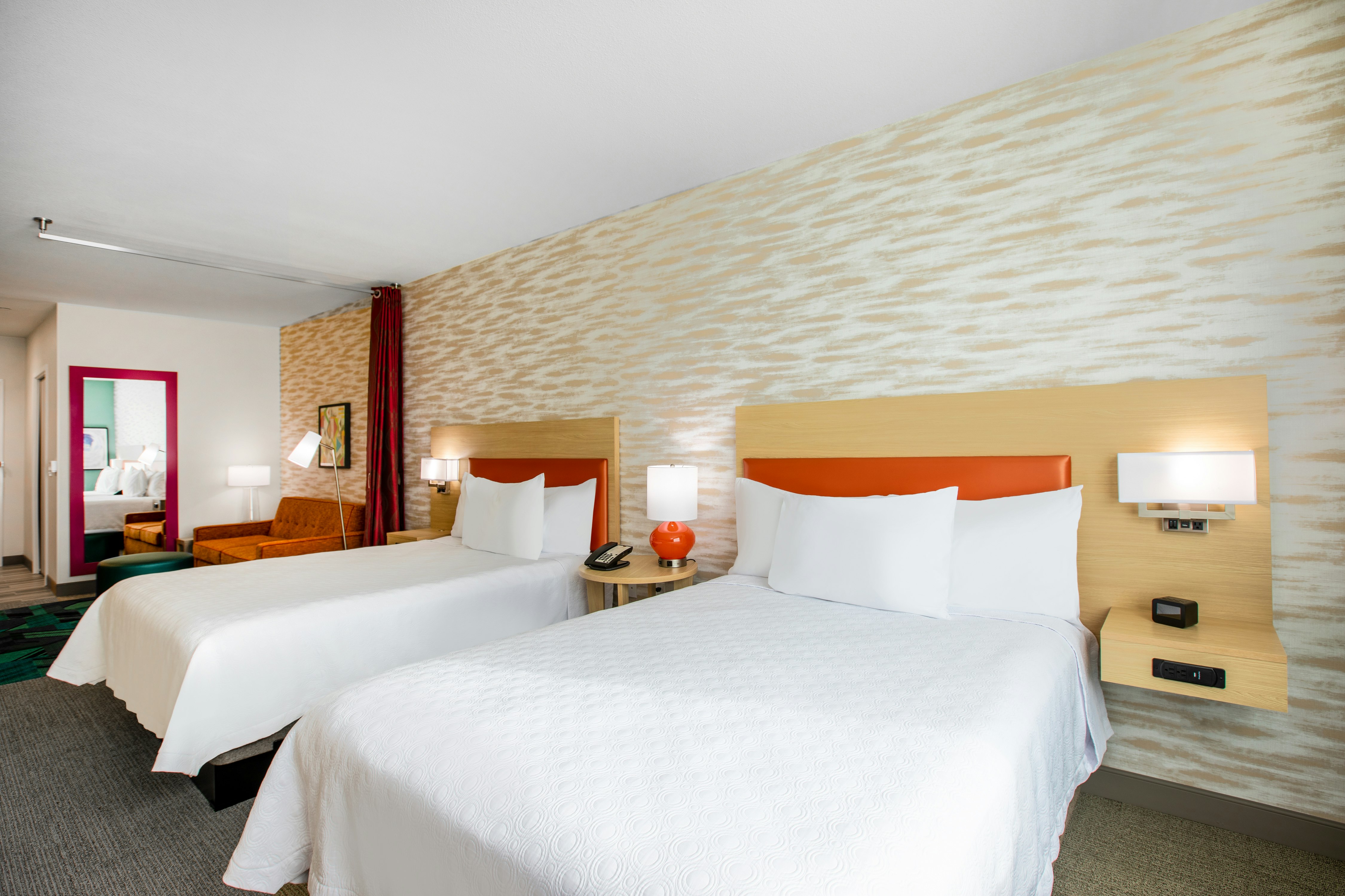 STUDIO, 2 QUEEN BEDS