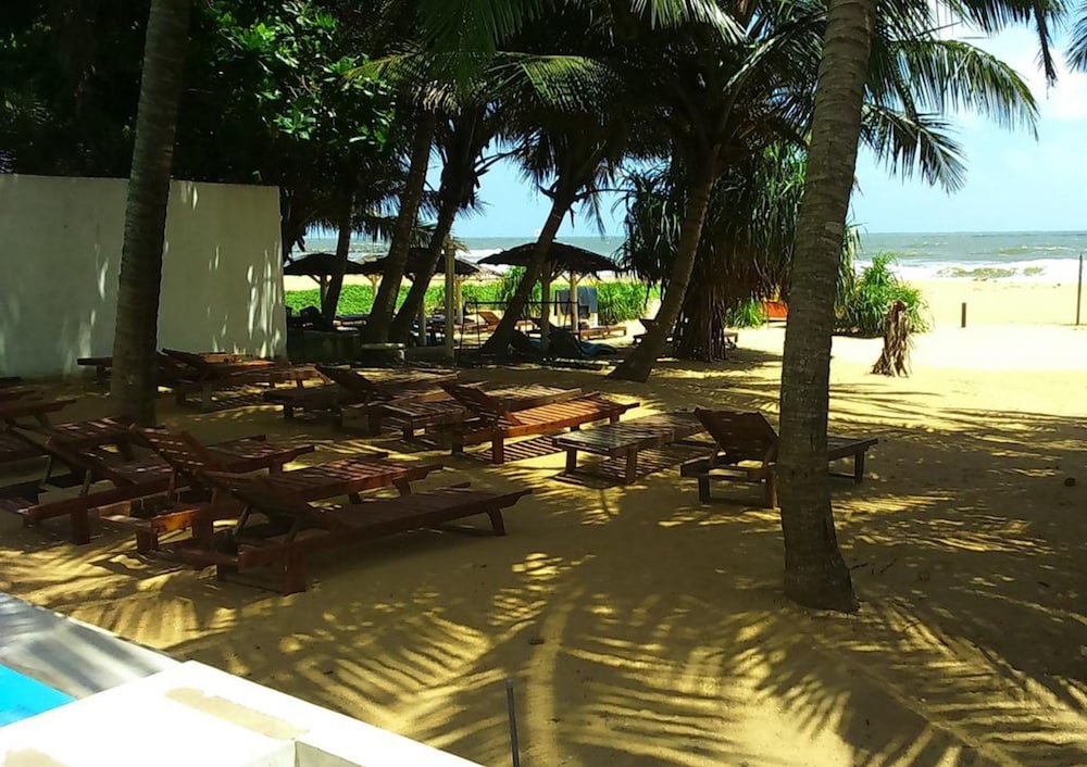 Beacon Beach Hotel 52/56
