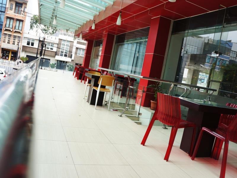 Win Hotel Blok M 8/33
