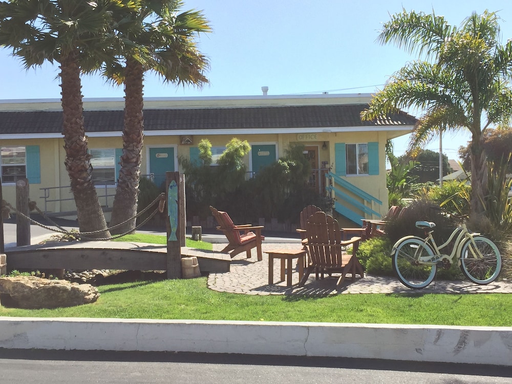 Beach Bungalow Inn and Suites 48/67