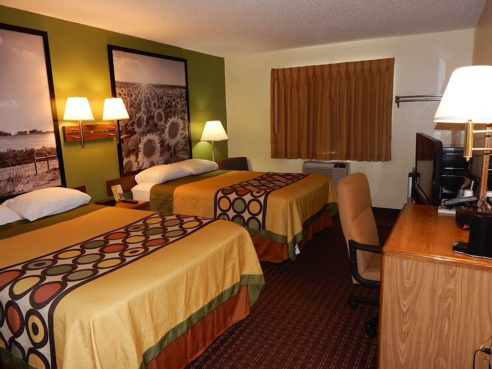 Super 8 by Wyndham Colby 18/42