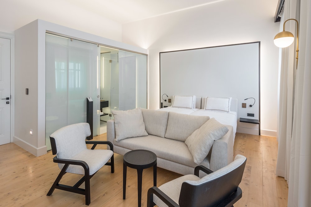 S Paul Hotel 28/50