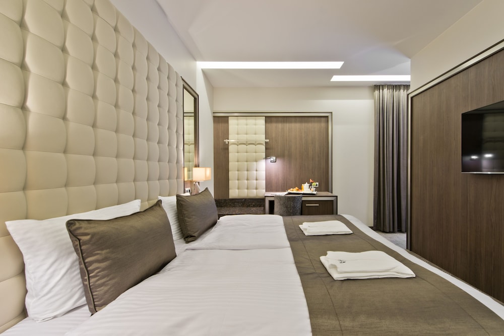 Congress Avenue 18/62
