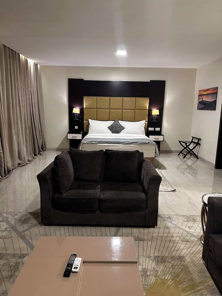 غرفة تنفيذية بسرير كينج، Rollace Hotel 2/6